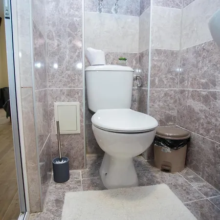 - Stylish & Convenient