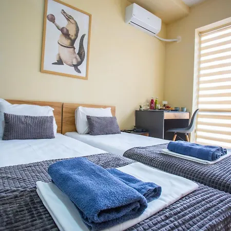 Apartament - Stylish & Convenient