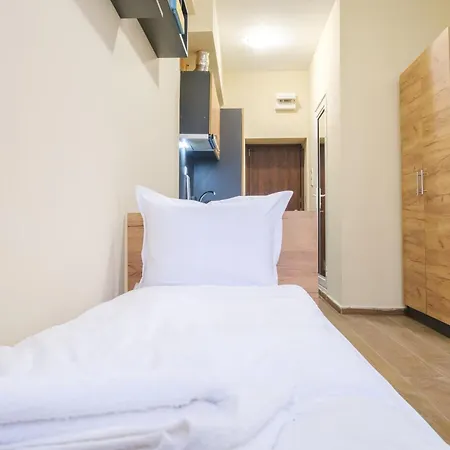 Trendy - Free Parking In Apartment