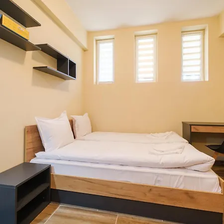 Trendy - Free Parking In Apartment