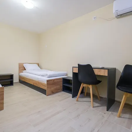 Trendy - Free Parking In Apartment