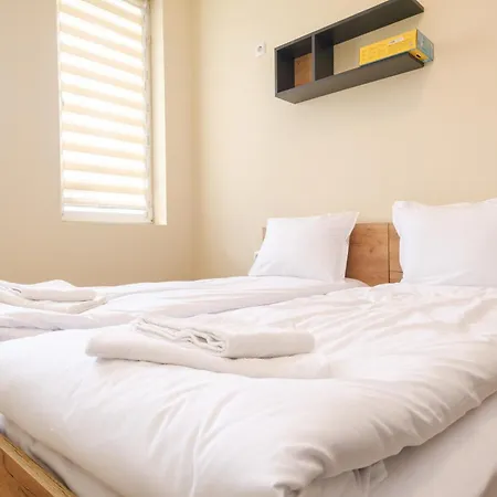 Veliko Turnovo Studios - Trendy & Convenient 아파트 벨리코 터르노보